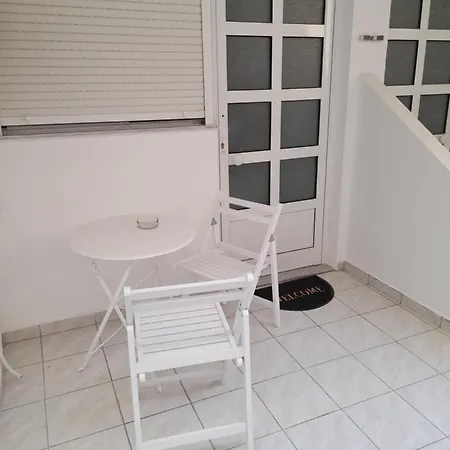 2 Apartment *